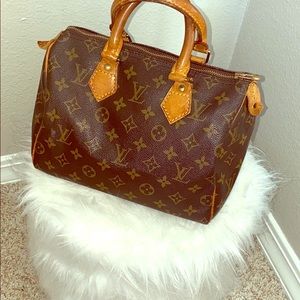 Authentic Louis Vuitton Speedy 25 crossbody